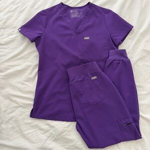 FIGS Catarina Top & Zamora Jogger Set